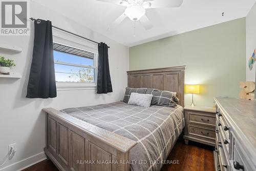 24 Brisbane Glen, St. Catharines (442 - Vine/Linwell), ON - Indoor Photo Showing Bedroom