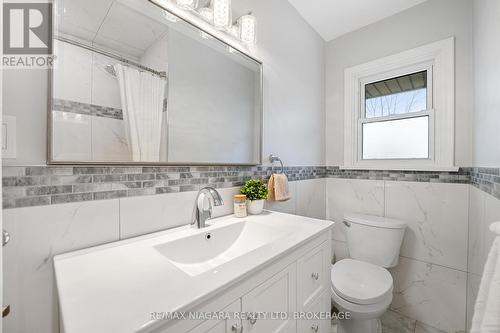 24 Brisbane Glen, St. Catharines (442 - Vine/Linwell), ON - Indoor Photo Showing Bathroom