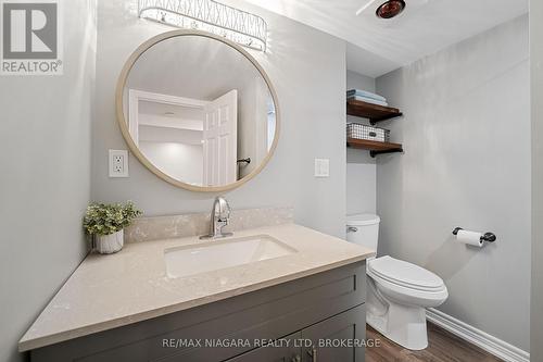 24 Brisbane Glen, St. Catharines (442 - Vine/Linwell), ON - Indoor Photo Showing Bathroom