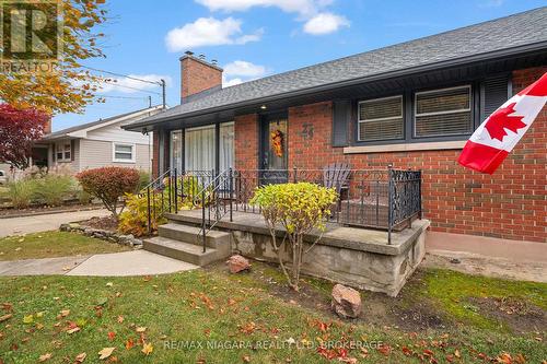 24 Brisbane Glen, St. Catharines (442 - Vine/Linwell), ON - Outdoor With Deck Patio Veranda