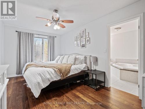 210 Lawrence Lane, Pelham (662 - Fonthill), ON - Indoor Photo Showing Bedroom