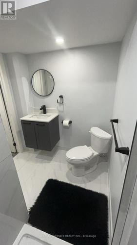 19 Haven Lane, Barrie, ON - Indoor Photo Showing Bathroom