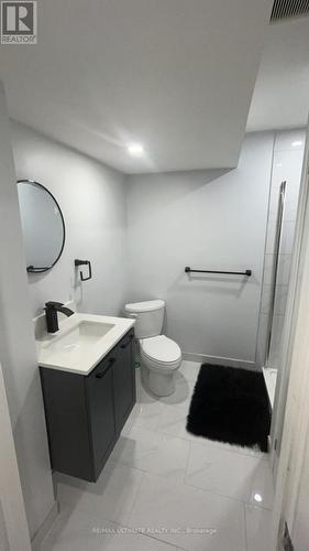 19 Haven Lane, Barrie, ON - Indoor Photo Showing Bathroom