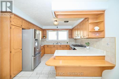 170 Iva Street, Welland, ON - Indoor Photo Showing Kitchen With Double Sink