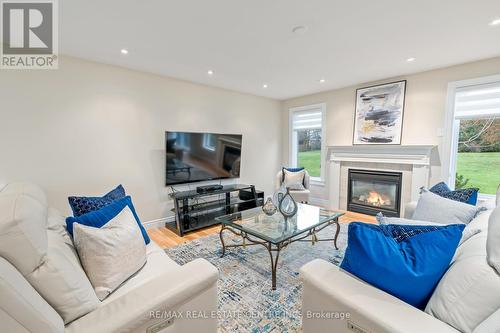 11 Aspen Court, Erin, ON - Indoor Photo Showing Living Room With Fireplace