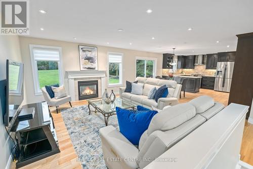 11 Aspen Court, Erin, ON - Indoor Photo Showing Living Room With Fireplace