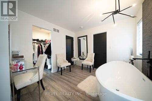 14 Willowbrook Drive, Welland, ON - Indoor Photo Showing Bathroom