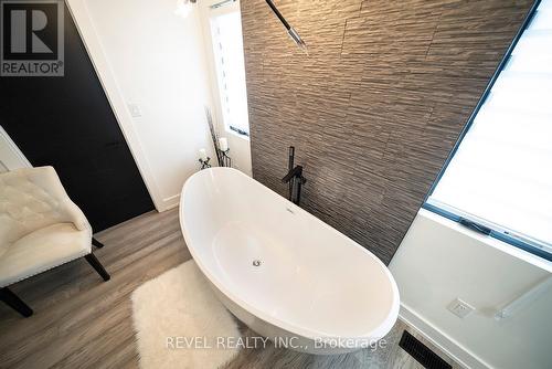 14 Willowbrook Drive, Welland, ON - Indoor Photo Showing Bathroom