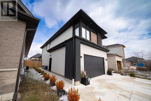 14 Willowbrook Drive, Welland, ON - Outdoor With Exterior