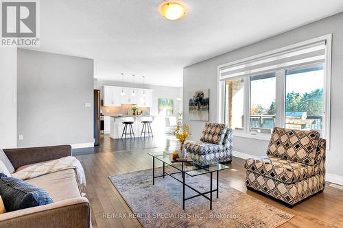 19 Ritchie Drive, East Luther Grand Valley, ON - Indoor Photo Showing Living Room