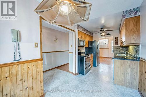 477 Hansen Road N, Brampton, ON - Indoor Photo Showing Kitchen