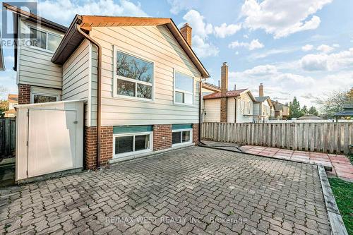 477 Hansen Road N, Brampton, ON - Outdoor