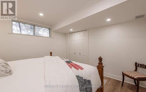 1525 Spring Road, Mississauga, ON - Indoor Photo Showing Bedroom