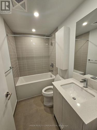 705 - 4130 Parkside Village Drive, Mississauga, ON - Indoor Photo Showing Bathroom