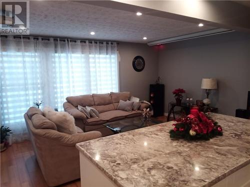 84 Roman Avenue, Elliot Lake, ON - Indoor Photo Showing Living Room