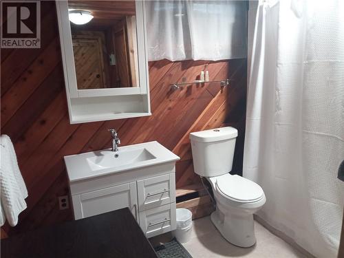 84 Roman Avenue, Elliot Lake, ON - Indoor Photo Showing Bathroom