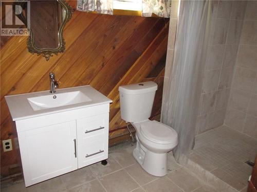 84 Roman Avenue, Elliot Lake, ON - Indoor Photo Showing Bathroom