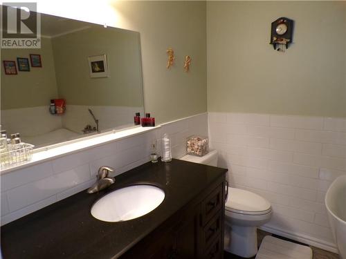 52 Tokyo Crescent, Elliot Lake, ON - Indoor Photo Showing Bathroom