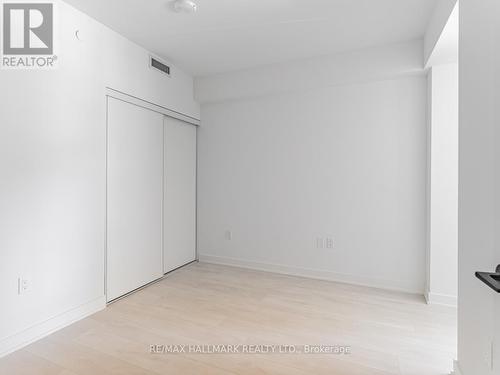 302 - 117 Broadway Avenue, Toronto, ON - Indoor Photo Showing Other Room