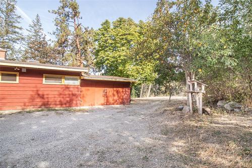 4902 Lakeshore Road, Kelowna, BC - Outdoor