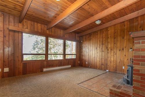 4902 Lakeshore Road, Kelowna, BC - Indoor Photo Showing Other Room