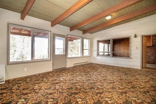 4902 Lakeshore Road, Kelowna, BC - Indoor Photo Showing Other Room