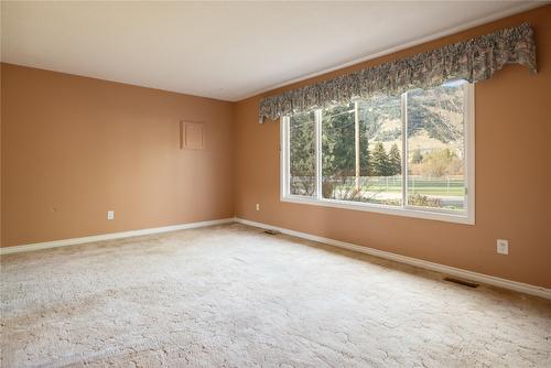 6468 Lavington Way, Coldstream, BC - Indoor Photo Showing Other Room