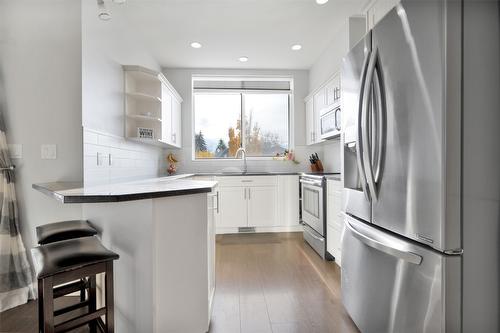 27-3267 Broadview Road, West Kelowna, BC - Indoor Photo Showing Kitchen With Stainless Steel Kitchen With Upgraded Kitchen