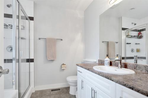 27-3267 Broadview Road, West Kelowna, BC - Indoor Photo Showing Bathroom