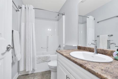 27-3267 Broadview Road, West Kelowna, BC - Indoor Photo Showing Bathroom