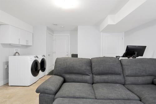 27-3267 Broadview Road, West Kelowna, BC - Indoor Photo Showing Laundry Room