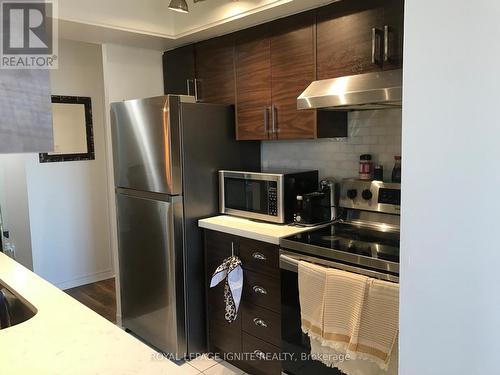 420 - 11753 Sheppard Avenue E, Toronto, ON - Indoor Photo Showing Kitchen