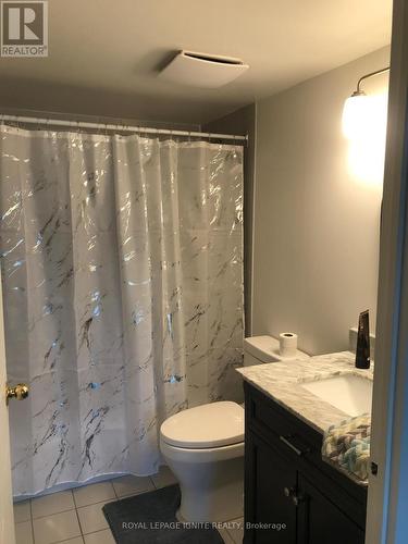 420 - 11753 Sheppard Avenue E, Toronto, ON - Indoor Photo Showing Bathroom