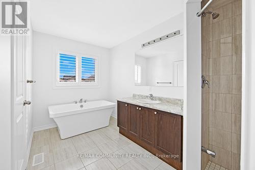 1119 Cameo Street, Pickering, ON - Indoor Photo Showing Bathroom