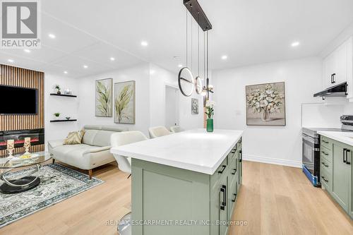 64 Viceroy Court, Hamilton, ON - Indoor Photo Showing Kitchen