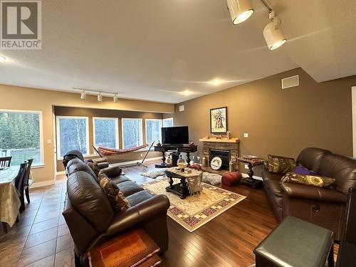 9193 Sunset Place, Prince George, BC - Indoor Photo Showing Living Room