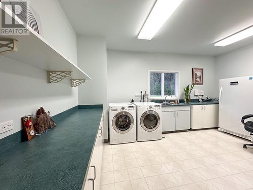 9193 Sunset Place, Prince George, BC - Indoor Photo Showing Laundry Room