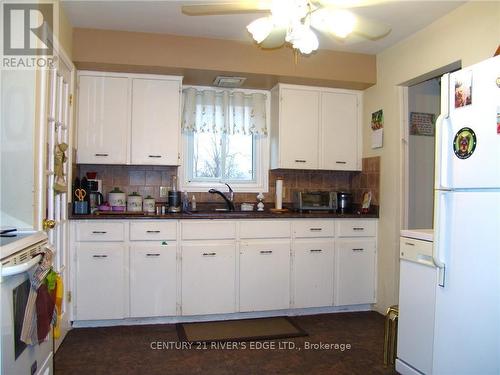 3090 County Rd 29, Elizabethtown-Kitley, ON - Indoor Photo Showing Kitchen With Double Sink