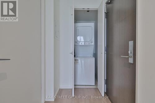 2211 - 101 Charles Street E, Toronto, ON - Indoor Photo Showing Laundry Room