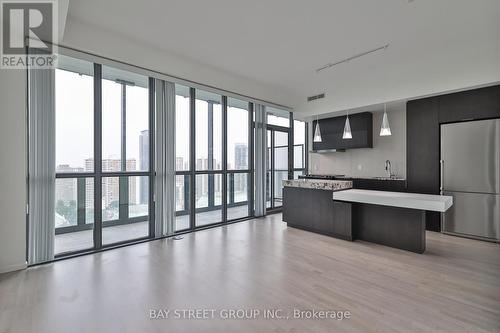 2211 - 101 Charles Street E, Toronto, ON - Indoor