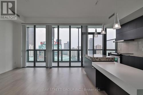 2211 - 101 Charles Street E, Toronto, ON - Indoor