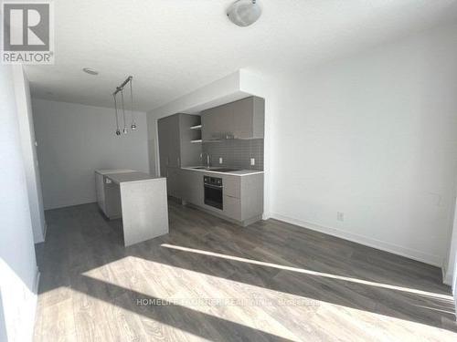 4701 - 88 Harbour Street, Toronto, ON - Indoor Photo Showing Kitchen