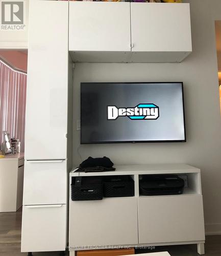 4701 - 88 Harbour Street, Toronto, ON - Indoor Photo Showing Kitchen