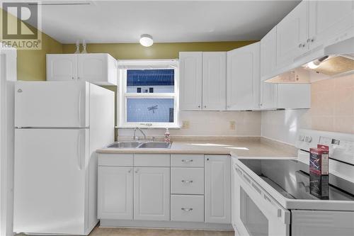 604 King Street W, Brockville, ON - Indoor Photo Showing Kitchen With Double Sink