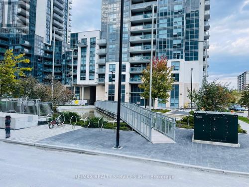 407 - 10 Meadowglen Place, Toronto, ON - Outdoor With Facade