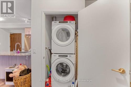 431 - 99 Eagle Rock Way, Vaughan, ON - Indoor Photo Showing Laundry Room