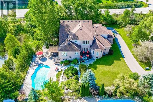 17 Duncton Wood Crescent, Aurora, ON - Outdoor With In Ground Pool