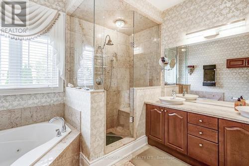 17 Duncton Wood Crescent, Aurora, ON - Indoor Photo Showing Bathroom