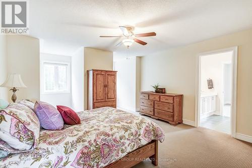 17 Duncton Wood Crescent, Aurora, ON - Indoor Photo Showing Bedroom