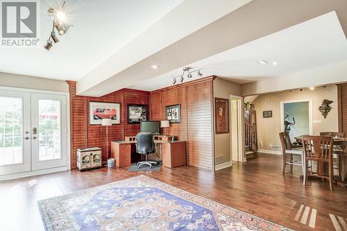 17 Duncton Wood Crescent, Aurora, ON - Indoor Photo Showing Living Room